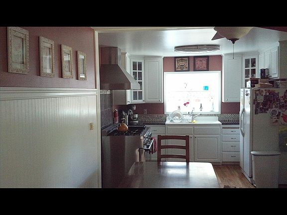 An open layout floor plan
