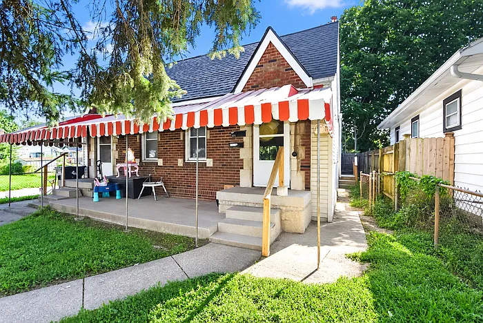 2 bed, 1.0 bath, 990 sqft, $975 — Photo 2