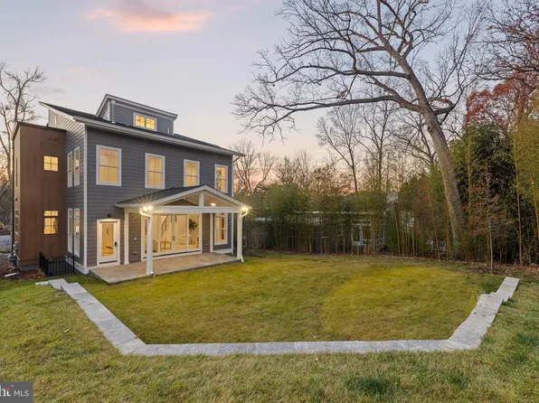 4025 9th St S, Arlington, VA 22204