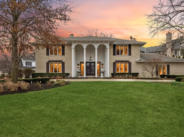 28 Concord Dr, Oak Brook, IL 60523