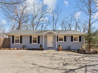 2 Peak St N, Highlands, NJ 07732