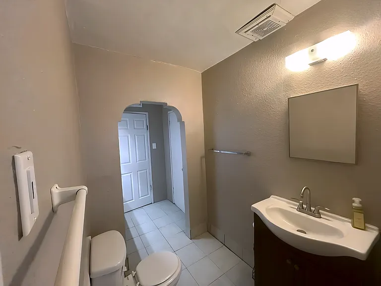 71 N Boone St #1 — Photo 31