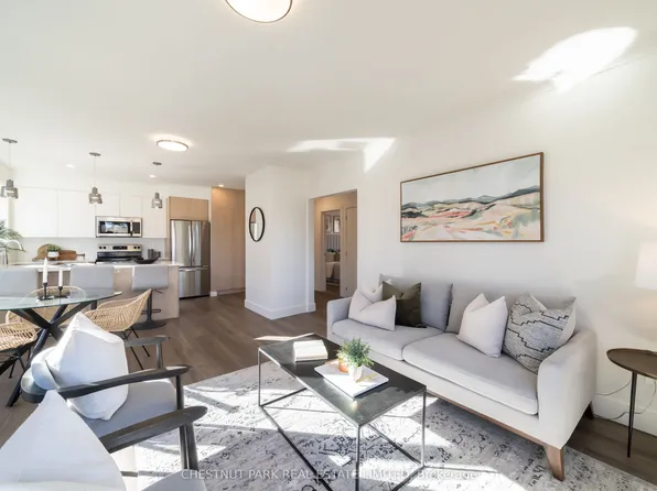 1492 Avenue Rd #2, Toronto, ON M5N 2J1