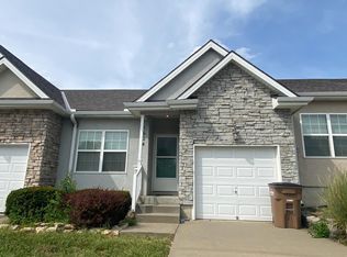 1622 Ridgeway Dr, Raymore, MO 64083