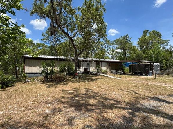 140 Sand Lake Dr, Pomona Park, FL 32181