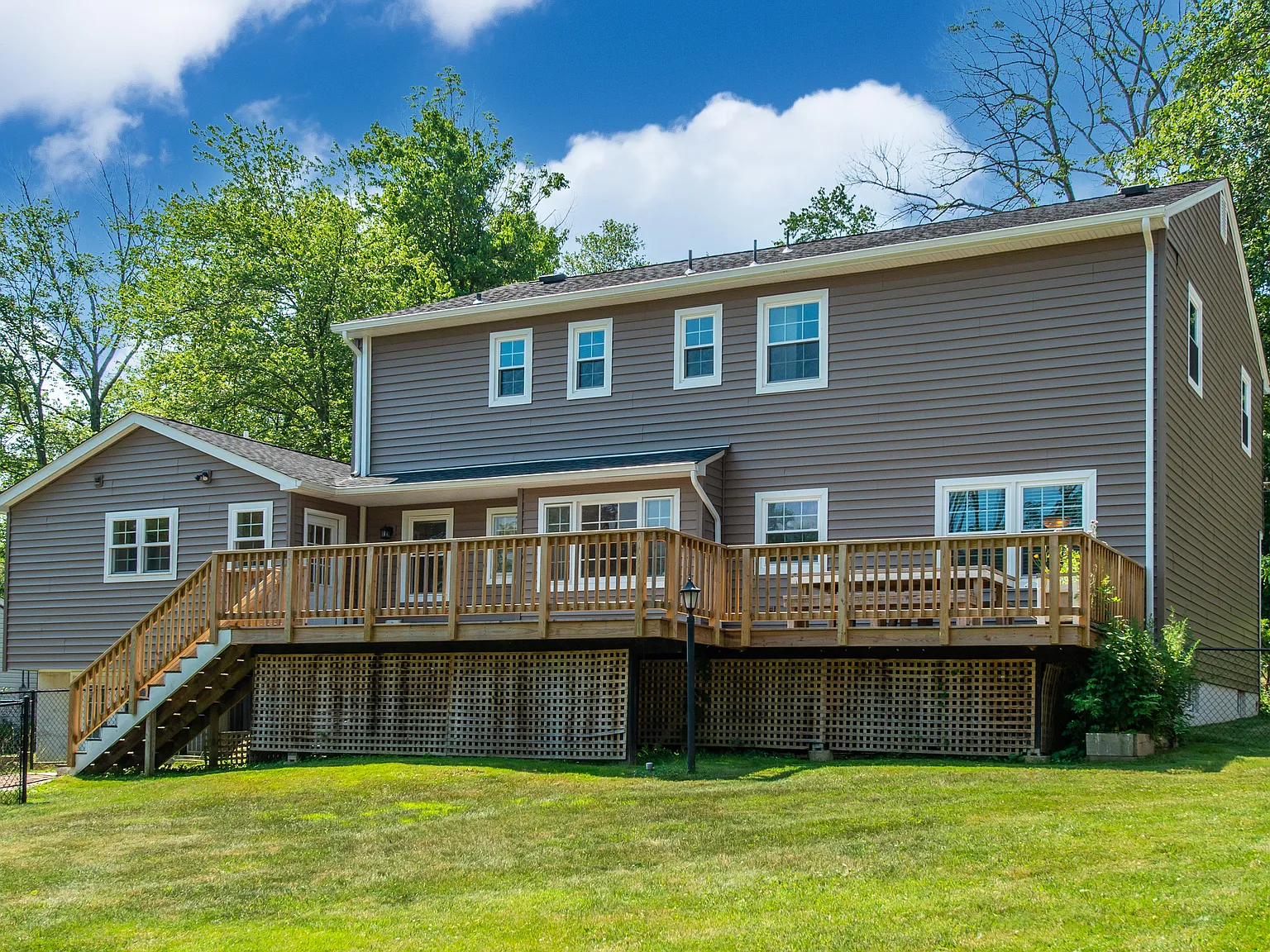 4 bed, 3.5 bath, 2715 sqft, $6,500 — Photo 2