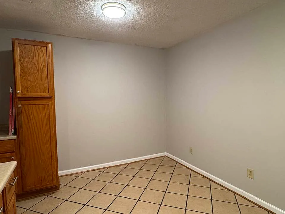 2 bed, 865 sqft, $1,325 — Photo 4