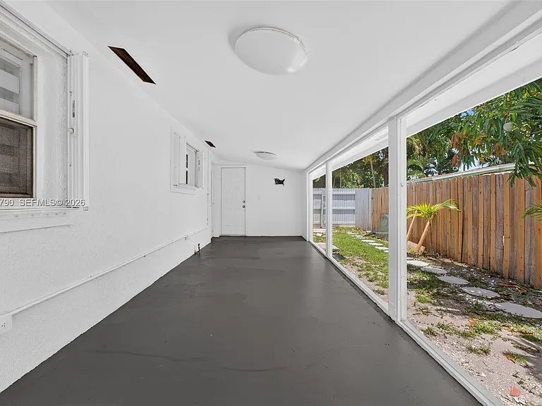 5921 NE 1st Ave — Photo 29