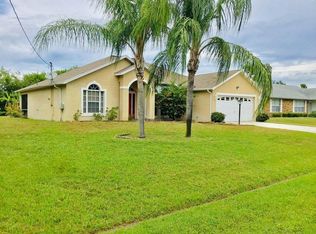 557 SW Lucero Dr, Port Saint Lucie, FL 34983