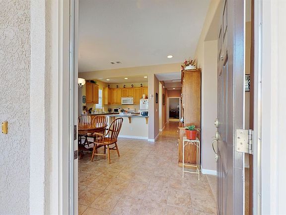 2nd image of 557 Betten Ct