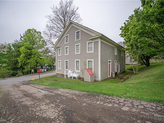 5th image of 211 W Main St