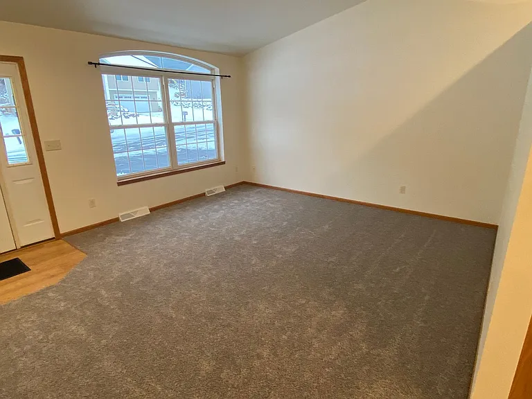 2153 Meadow Brook Way — Photo 7