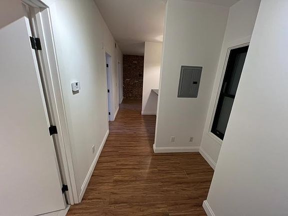 3rd image of 920 Montgomery St APT 104