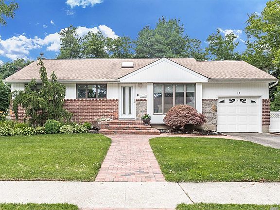 2nd image of 46 Stephen Dr