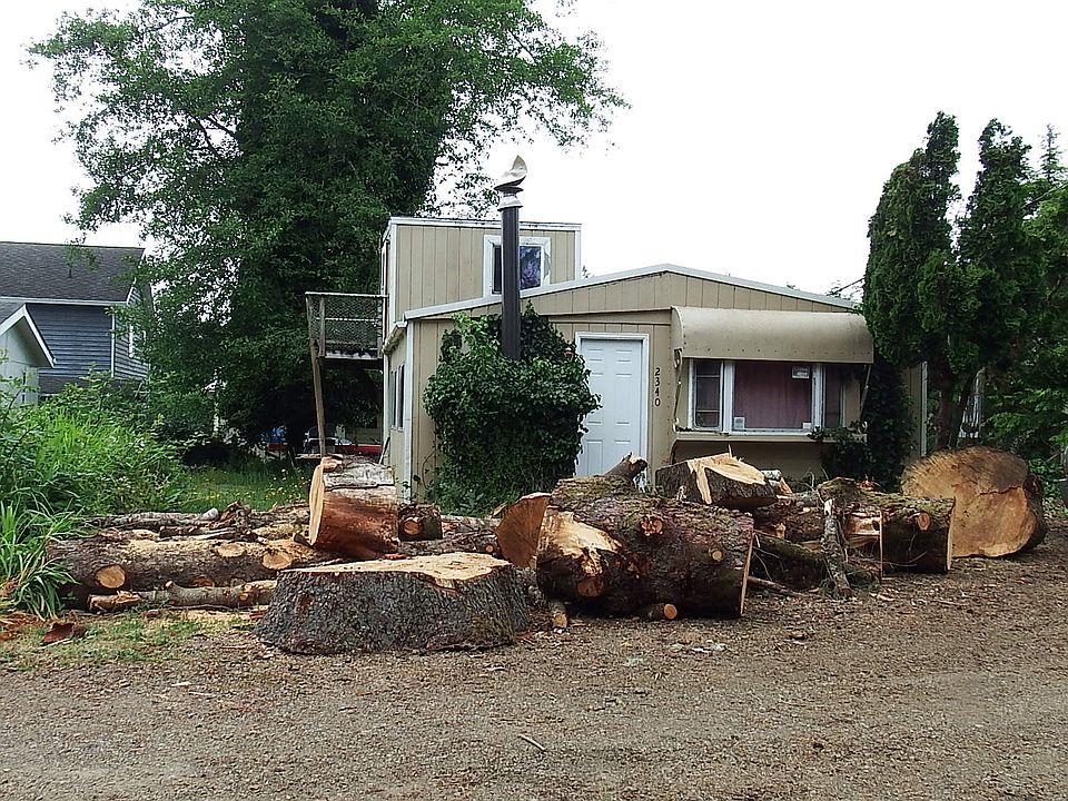 1st image of 2340 Martin Ave W