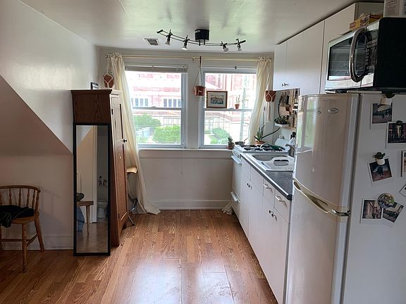 5th image of 261 W McMillan St APT 3