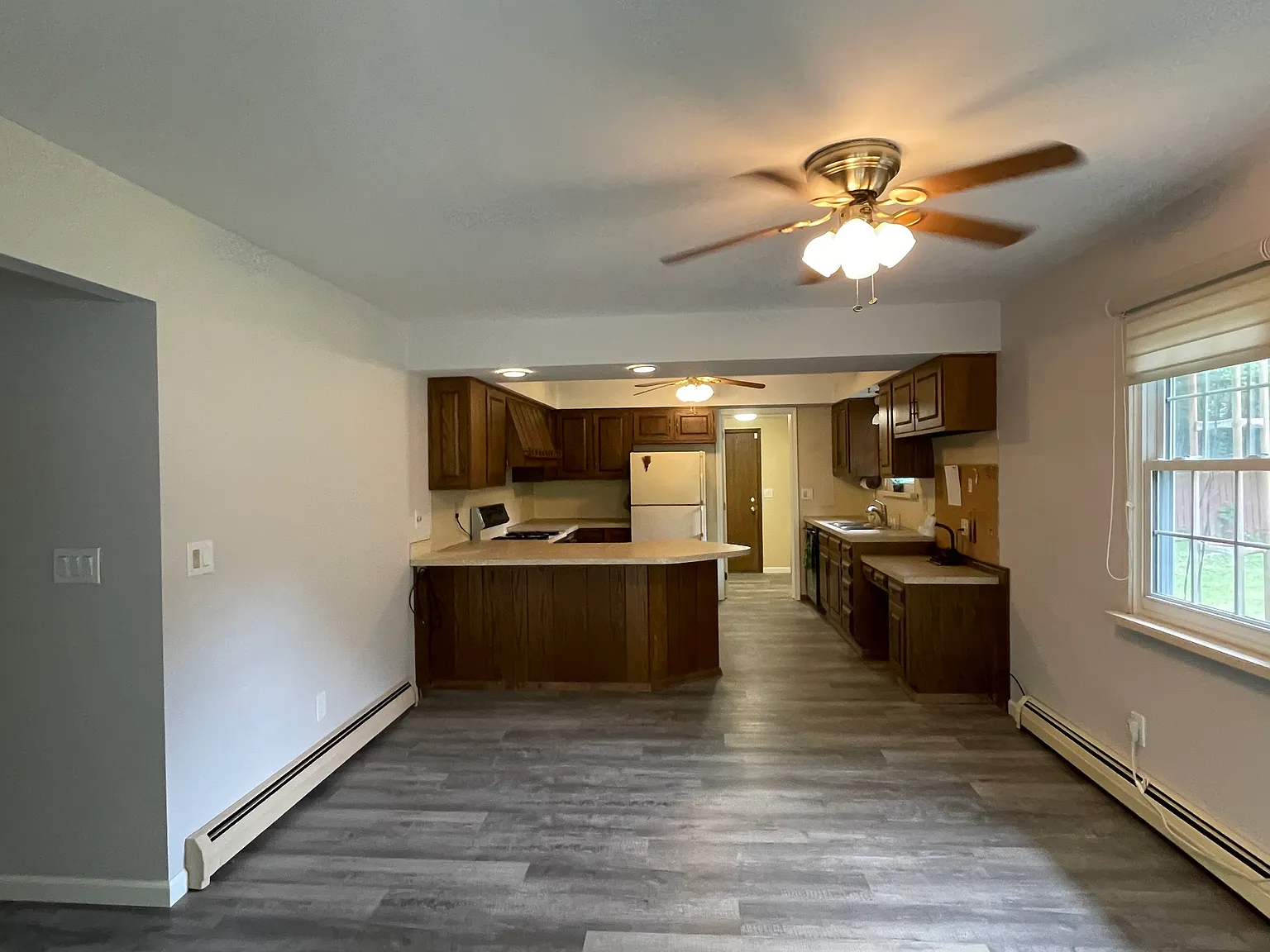 3 bed, 1.5 bath, 1574 sqft, $1,700 — Photo 4