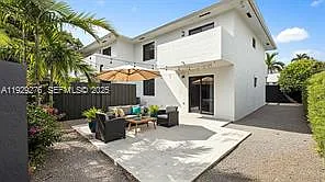 3 bed, 2.5 bath, $3,750 — Photo 2