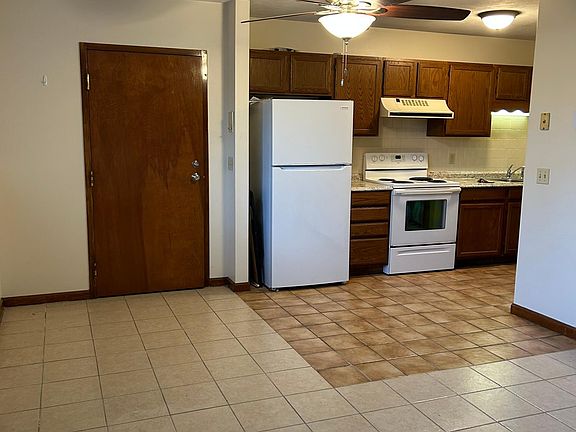 3rd image of 9 Oak St #2