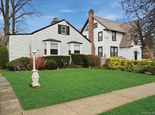 163 Elm Street, Roslyn Heights, NY