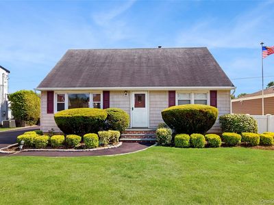 42 Plainfield Road, Albertson, NY, 11507