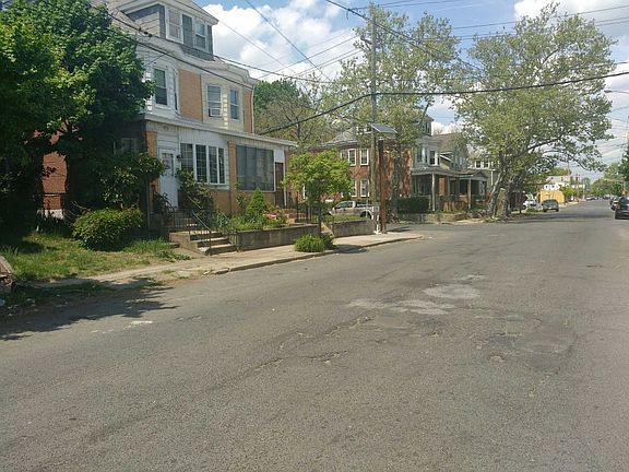 5th image of 410 Dayton St