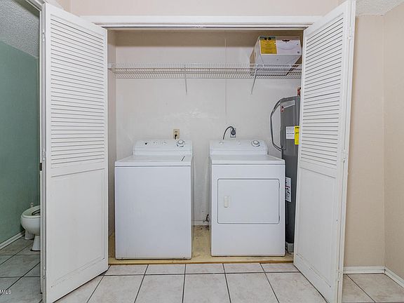 5th image of 1400 E Bayou Pkwy APT 4D
