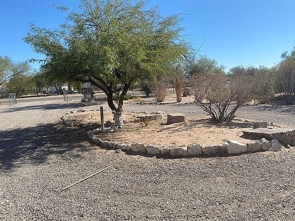 Front Yard/Roundabout