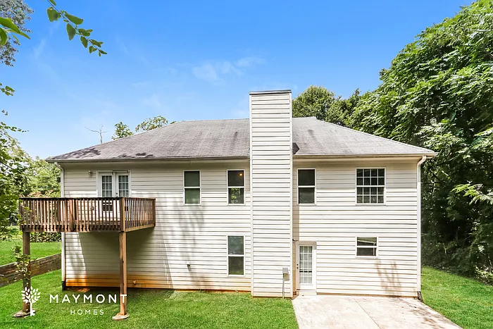 2556 Phillips St — Photo 4