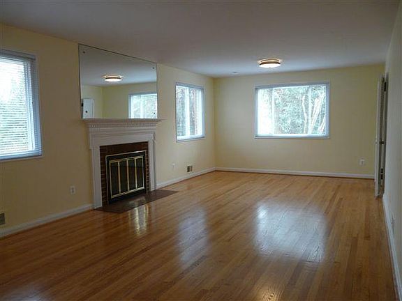 3rd image of 803 Parker Ave