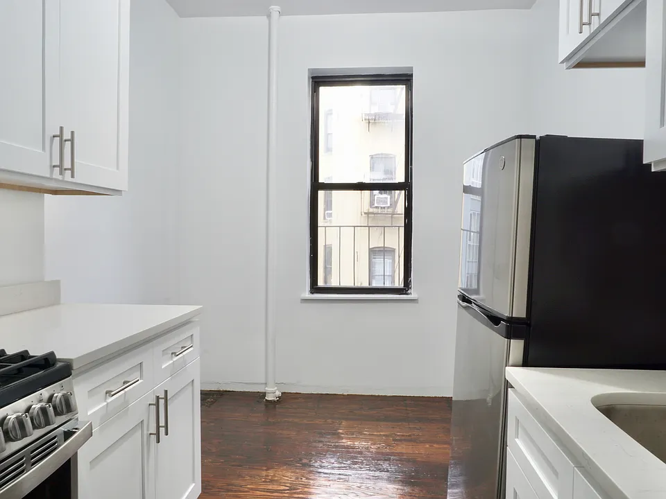359 W 126th St #4C