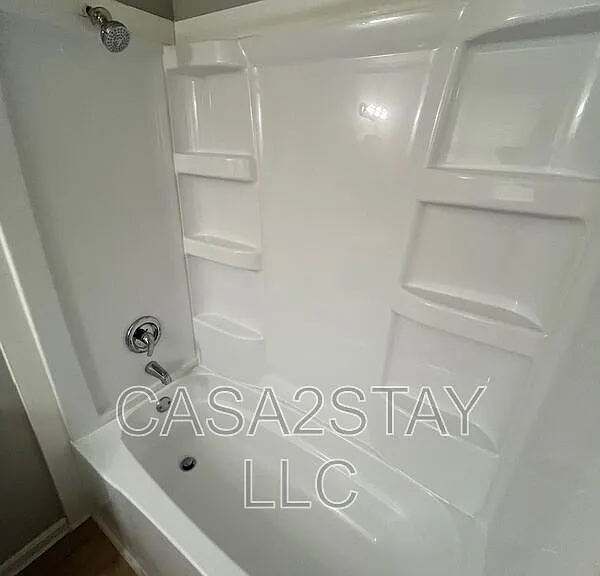 668 Knox Blvd #18 — Photo 6