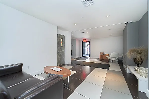 Rented by Living New York | media 45