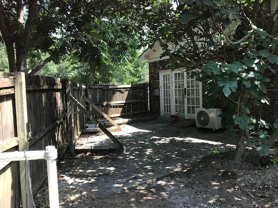 1st image of 111 Lionel Ln #A