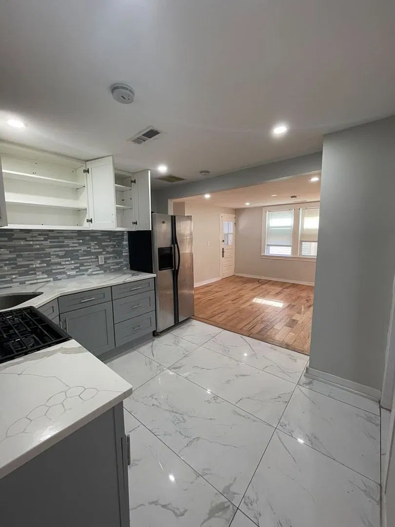 Beautiful 2-Bedroom Apartment | 97 Cedar St, Apt 2 New Haven, CT — Photo 1