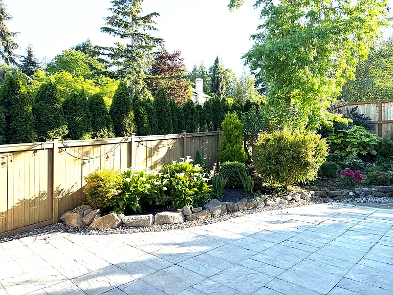 535 NW Datewood Dr — Photo 18