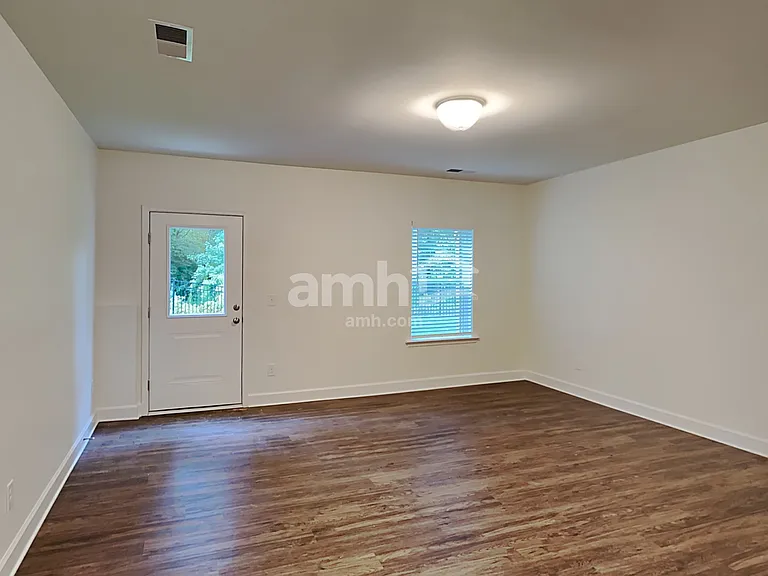 5035 Hudson Valley Dr — Photo 32