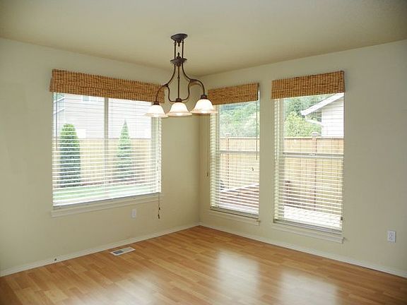 3rd image of 90 Ironwood Dr