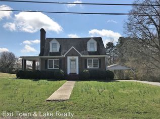 206 College St, La Crosse, VA 23950