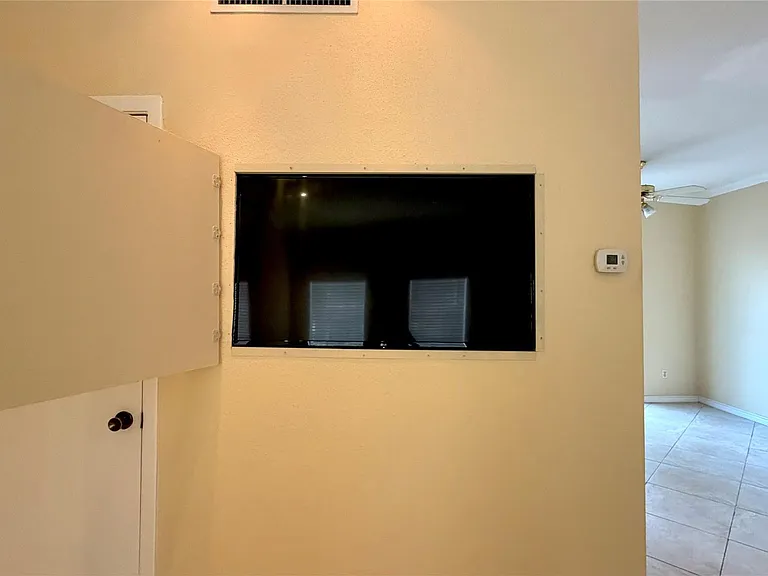 11710 Southlake Dr #16 — Photo 8