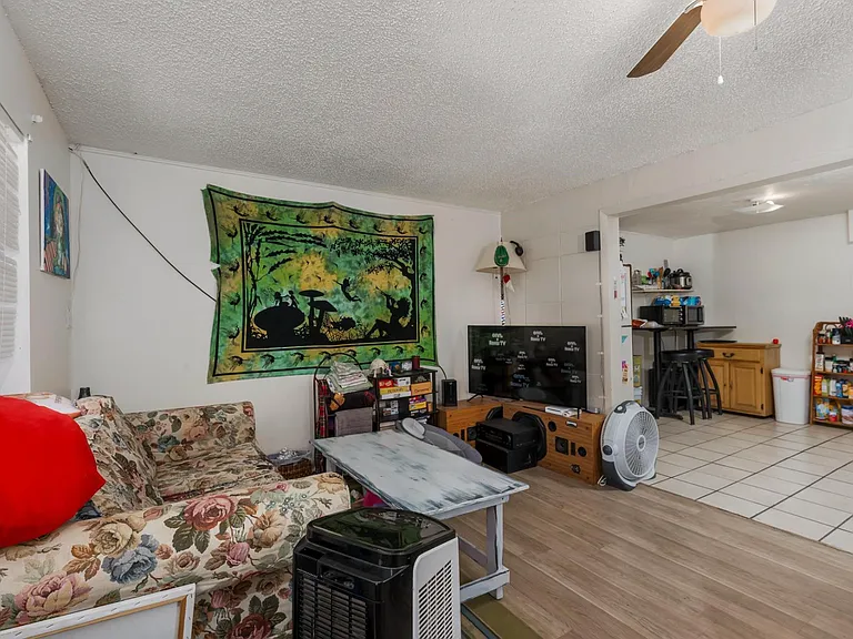 470 Burns Ave #5 — Photo 2