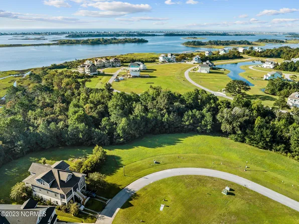 828 Lake Willow Way, Holly Ridge, NC 28445