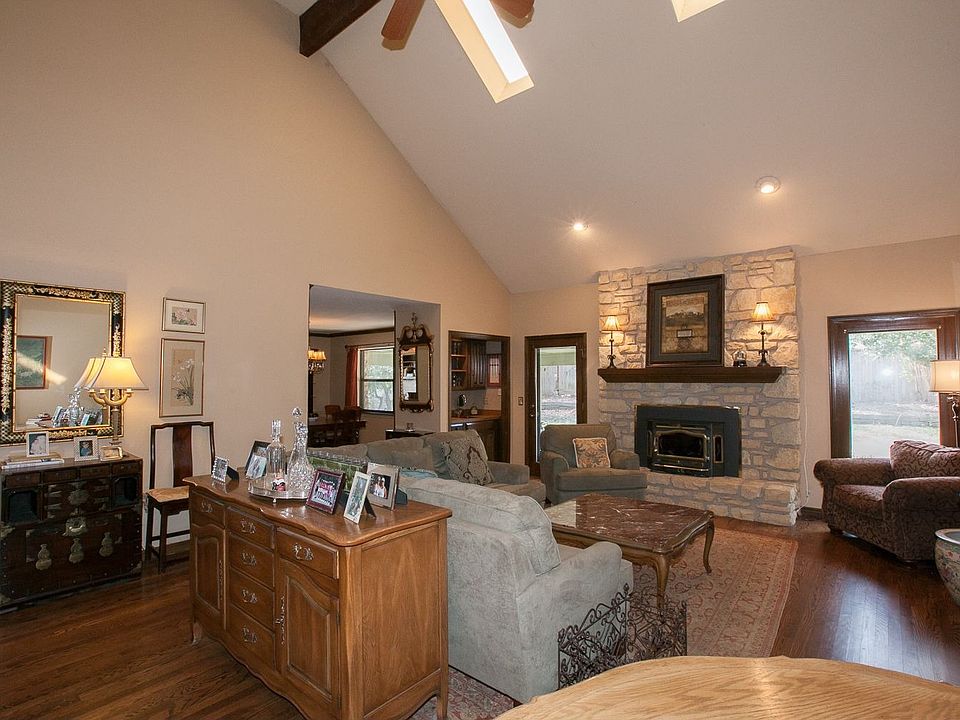 Great room has fireplace