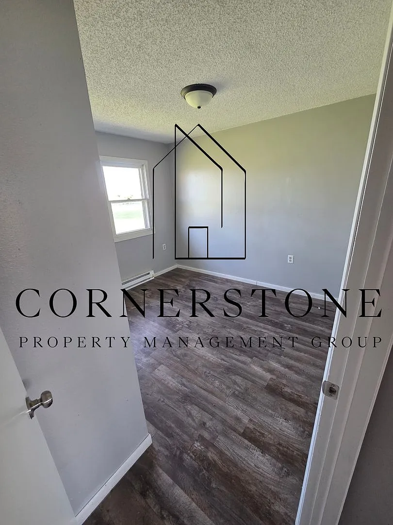 410 Meade St — Photo 3