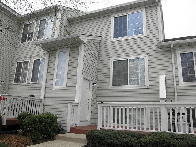 1st image of 204 Canterbury Ln