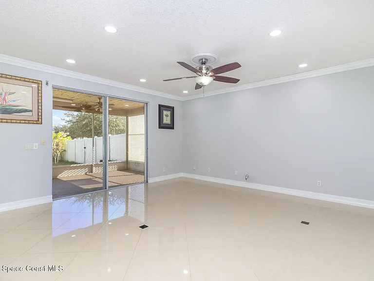 2893 Glasbern Cir — Photo 5