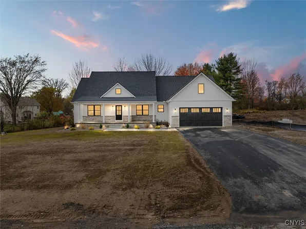 103 Stonebrooke Dr, Marcy, NY 13403