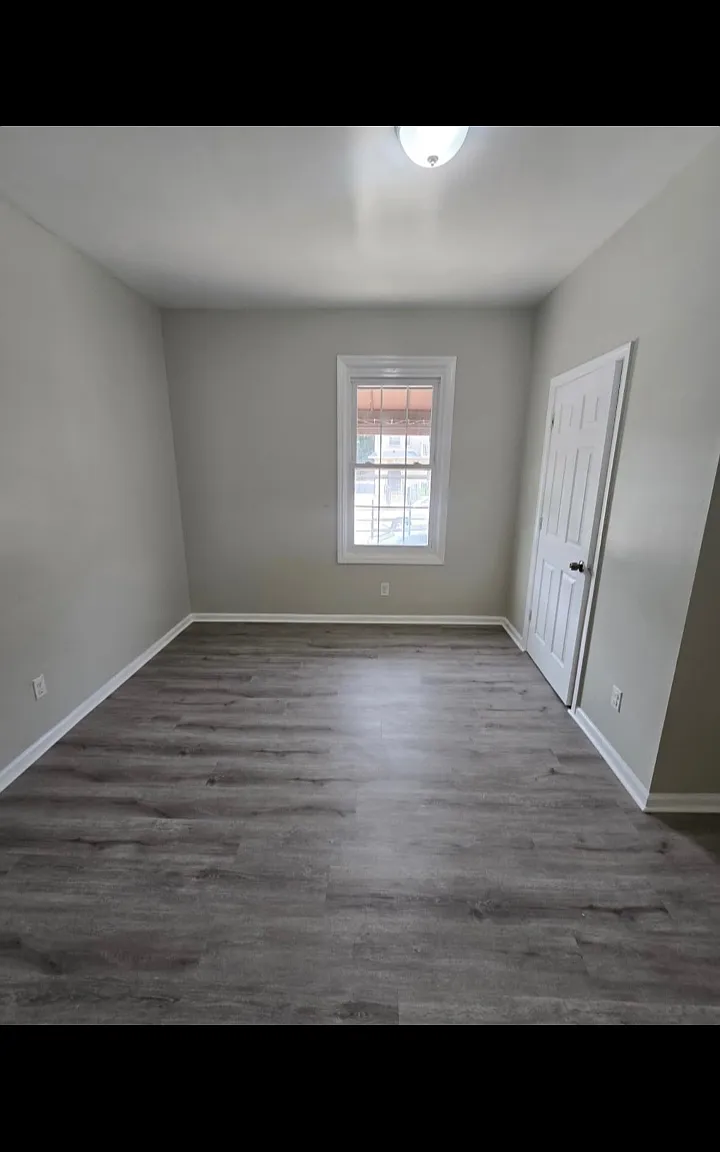 493 Irvine Turner Blvd — Photo 3