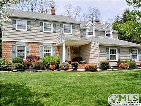 1st image of 26 Packard Dr