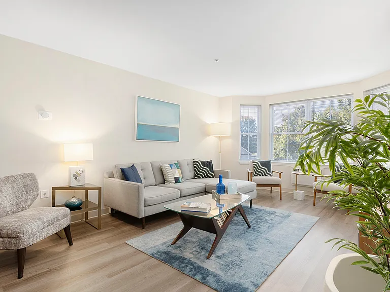 Emerson Place Apartments — Photo 3